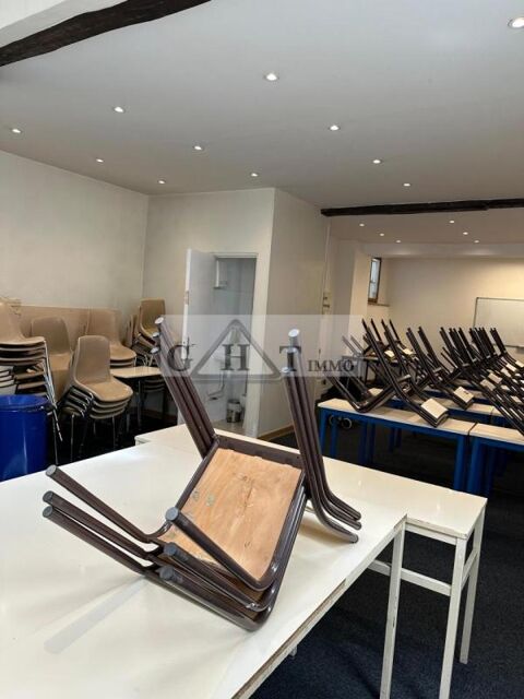 A LOUER BOUTIQUE 60 M2 IDEAL PROFESSIONS LIBERAL, FACE A UN HOPITAL 2500 75013 Paris