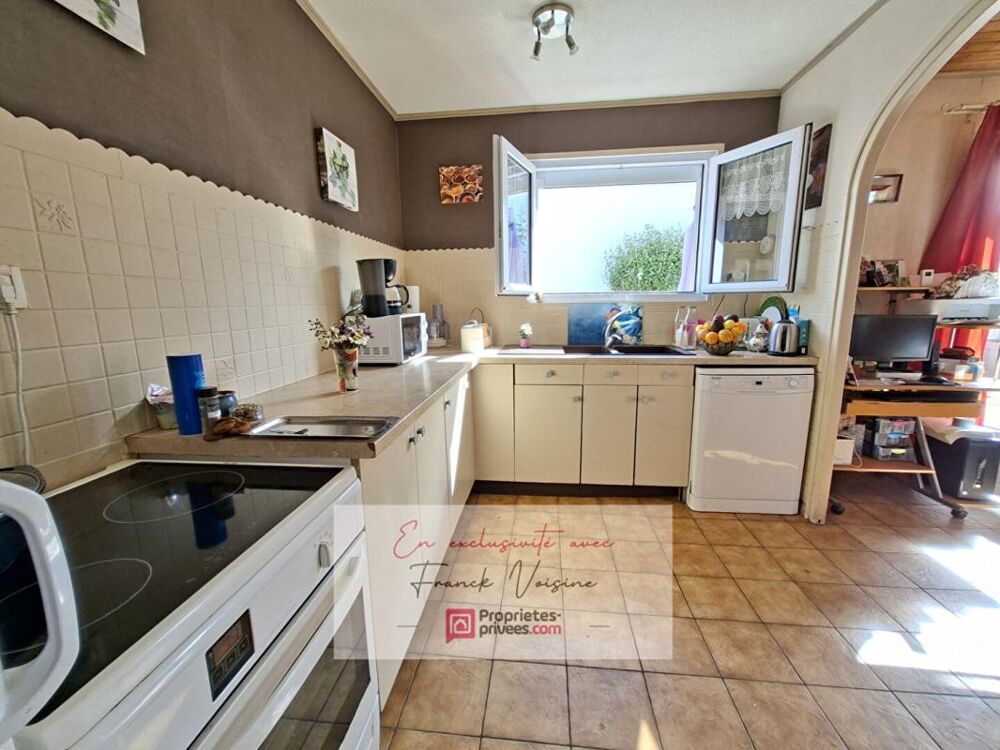 A VENDRE en Exclusivité aux Herbiers, maison plain-pied de 91 m2 avec 3 chambres et 1 bureau ou chambre sur une parcelle de 436