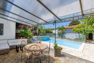  Villa  vendre 5 pices 150 m