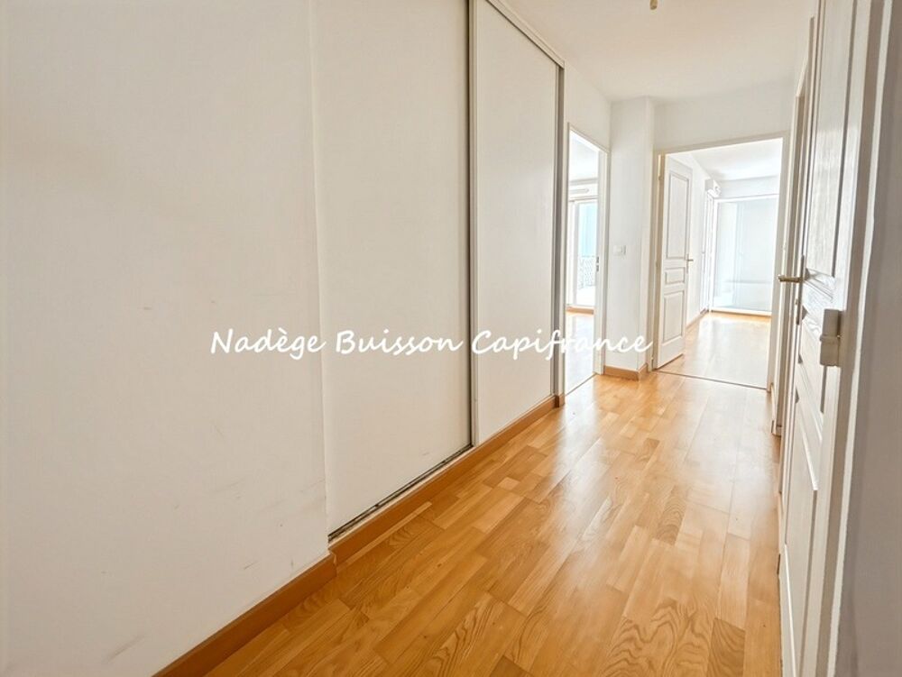 Appartement 2 pièces DEAUVILLE- terrasse plein sud de 20 m²-box fermé- plage à pied