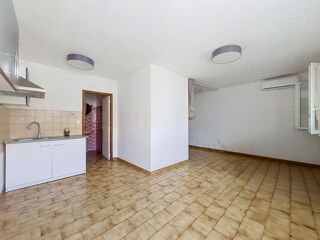 Vente Appartement 30000  NIMES - studio 37 m2 + 17 m2 Amenagement comble possible Nimes