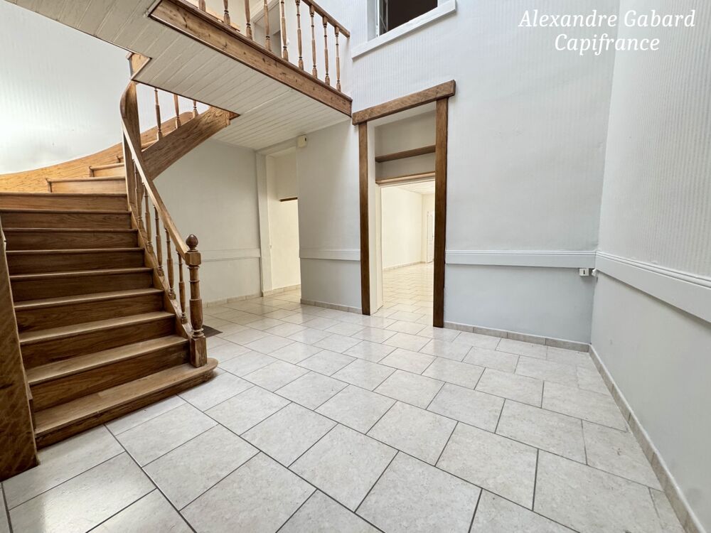 Maison en pierres - 3 chambres - vaste jardin et grand garage