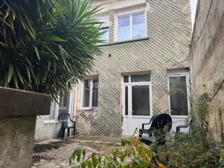  Immeuble à vendre 15 + pièces 370 m²