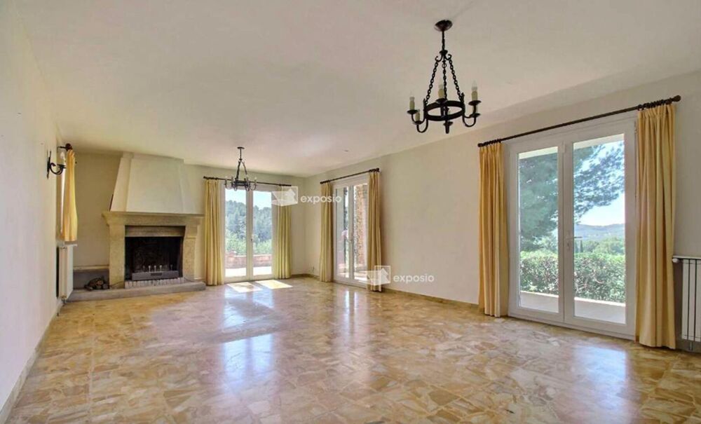 Vente Villa Le Castellet  Propriété de caractère au potentiel exceptionnel, au coeur d'un écrin de nature - 860 000 euros Le castellet