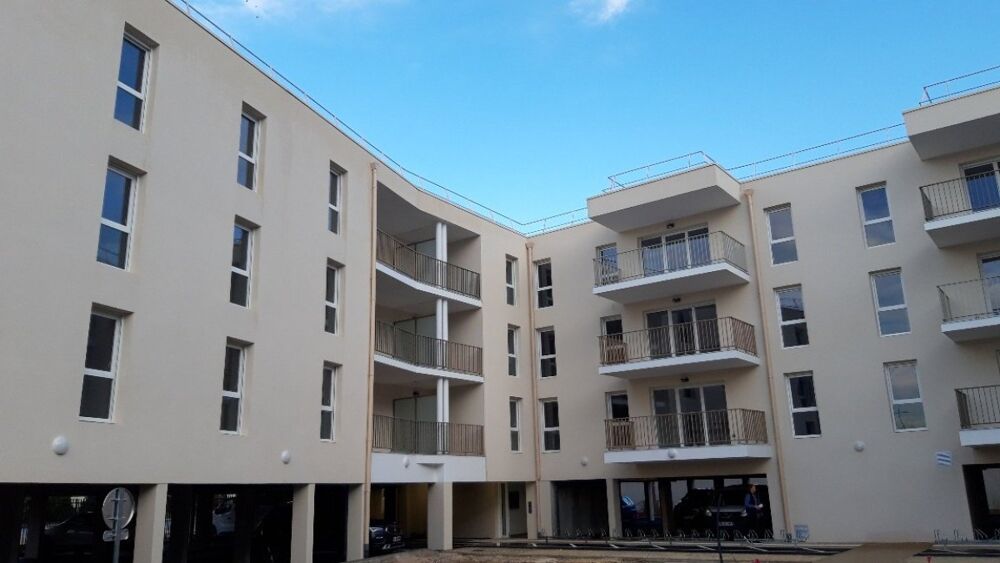 Location Appartement T1 avec balcon et parking à ARLES Arles