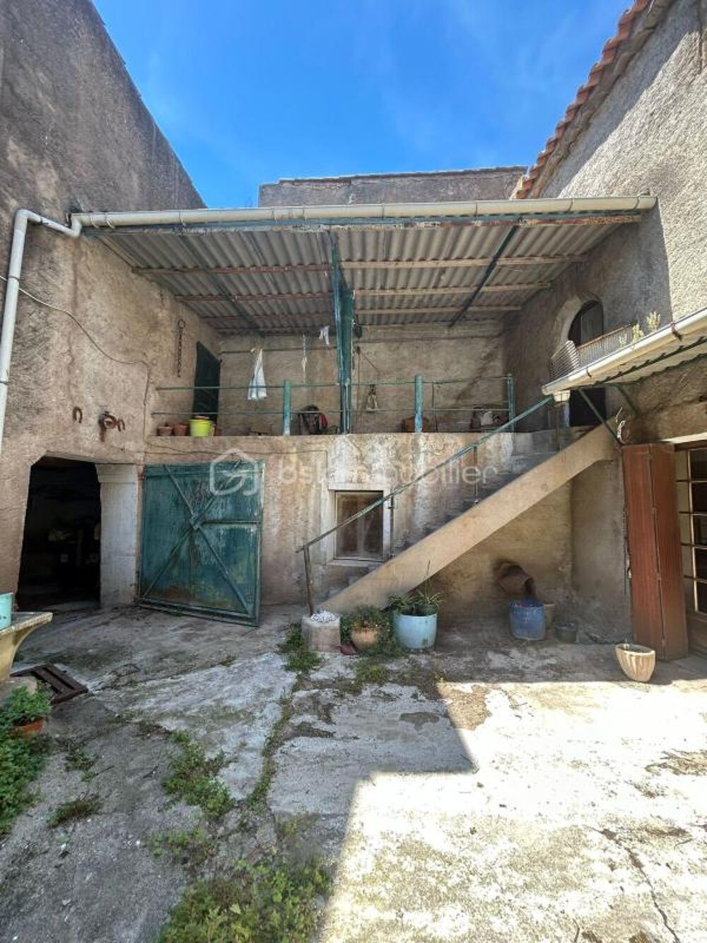 AUTHENTIQUE MAISON DE VILLAGE AVEC TERRASSE, JARDIN ET GARAGE