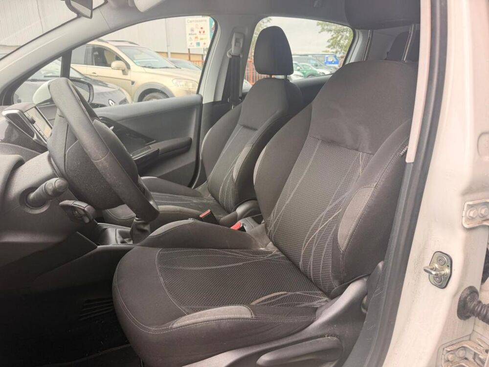 208 1.2 VTi 82ch ACTIVE / KIT DISTRI NEUF 2014 occasion 31000 Toulouse