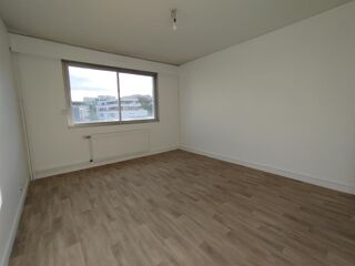  Appartement à louer 5 pièces 98 m²