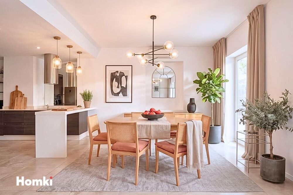 Vente Appartement Appartement T4 de 107 m² à Marseille 13007, Rue des Flots Bleus Marseille 7