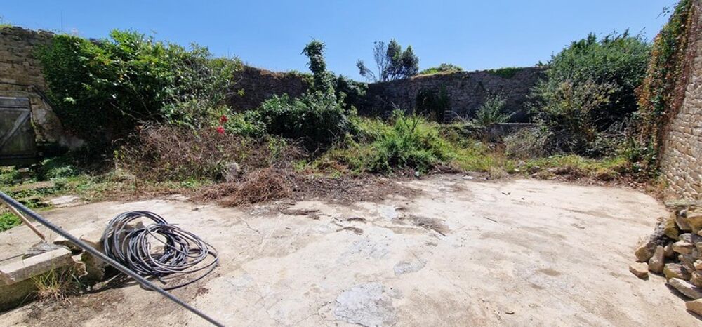 A vendre-Bretagne-Finistère Sud- Poullan sur Mer-Grange à rénover  137 m² environ- terrain de 290 m² environ