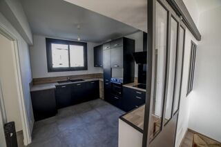  Appartement à louer 4 pièces 79 m²