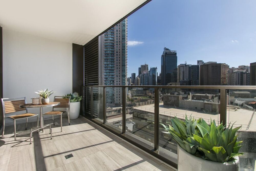 MODERNE AUX BEAUX VOLUMES  ETAGES ELEVE - VUE DEGAGE - BALCON GÉNÉREUX