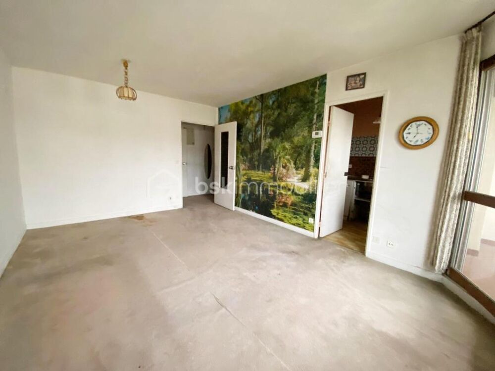 Studio idéalement placé, à visiter !