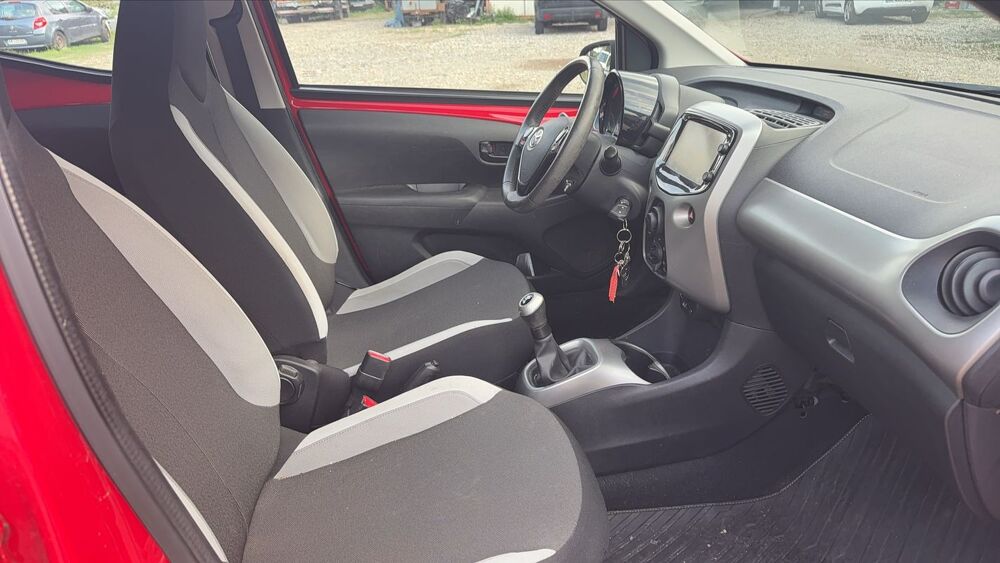 Aygo II 1.0 VVT-I 69 X-Cite - 4 places 2015 occasion 38200 Vienne