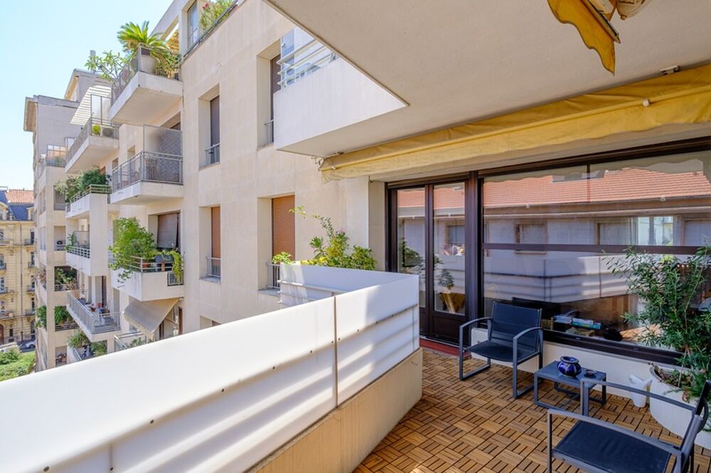 MARSEILLE 8?  À deux pas de la Place Delibes  Élégant appartement familial avec terrasse, cave et grand box en supplément