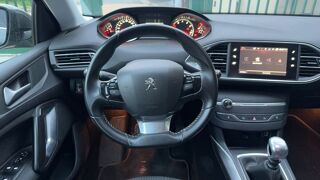 308 SW II 1.2 PureTech 130 Allure 2019 occasion 94800 Villejuif