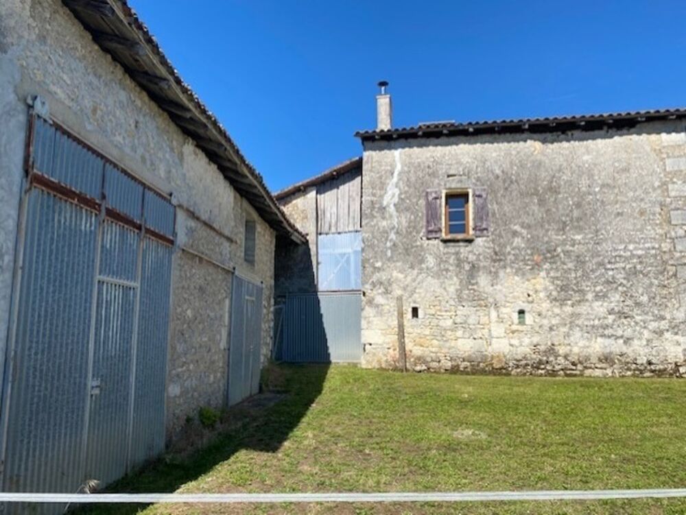 Vente Maison Granges en pierres aménageable en habitation, à Blanzaguet Saint Cybard, réseaux au pied Blanzaguet saint cybard