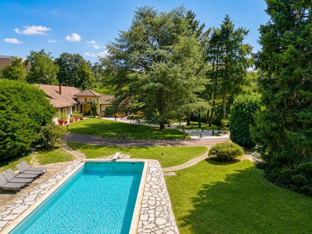 Vente Propriété/Château Grande propriété avec parc entièrement rénovée en 2018 Ecully