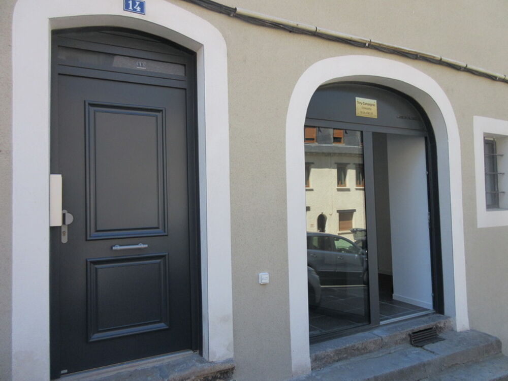   Quartier St Cyrice-Rodez, local commercial et/ou professionnel avec parking 
