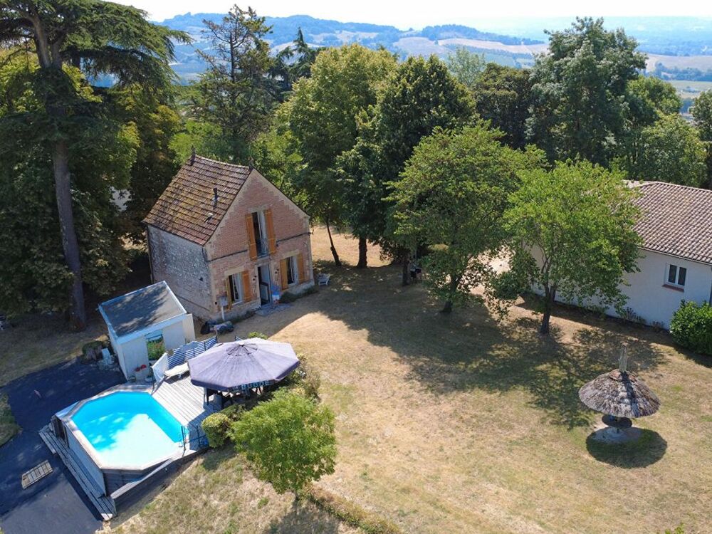 Un ensemble de deux maisons avec une vue exceptionnelle