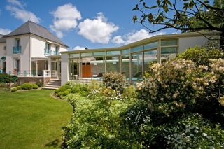  Propriété/château à vendre 8 pièces 223 m²
