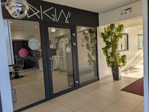 Dpt Is&egrave;re (38), &agrave; louer BOURGOIN JALLIEU Local commercial 75 m&sup2; (ou 45 m&sup2;) 1078 38300 Bourgoin jallieu