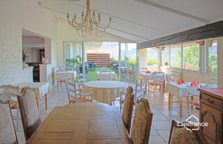  Villa à vendre 15 + pièces 351 m²