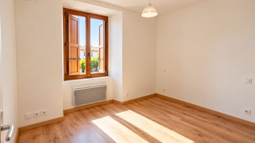 Vente Maison SAINT-ÉTIENNE-DE-SAINT-GEOIRS – MAISON EN PIERRE À RÉNOVER AVEC COUR ET COMBLES AMÉNAGEABLES Saint etienne de saint geoirs