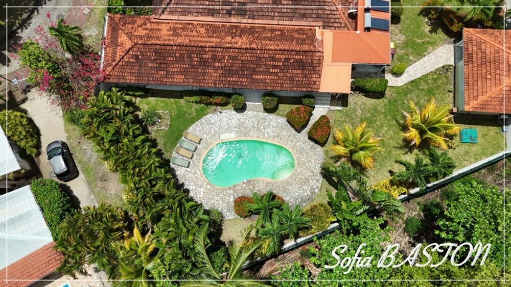 Vente Maison Sainte-Anne Plage – Villa T7 de 220 m²hab.+ 231m2 de terrasses - Piscine - bungalows annexes– Terrain 1 409 m² – Martinique (972 Sainte anne