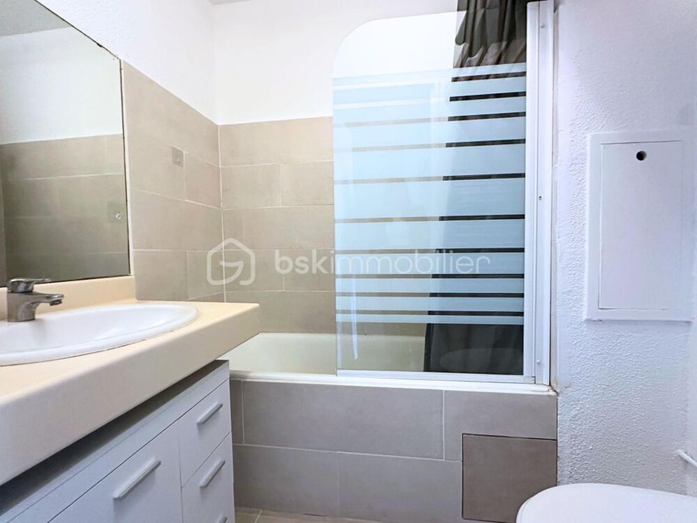 Vente Appartement Studio rénové Port de HYERES Hyeres