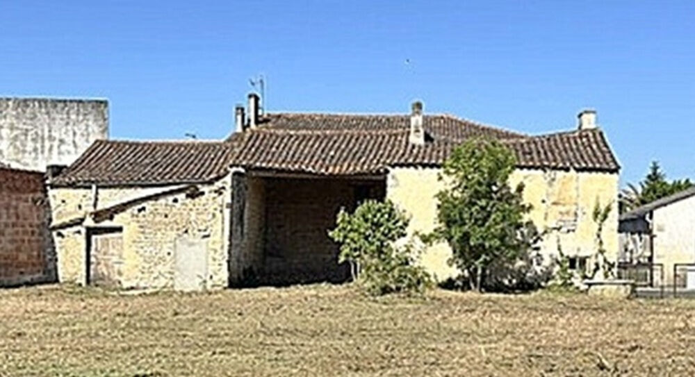 Maison de village à réhabiliter avec terrain constructible 420 m2