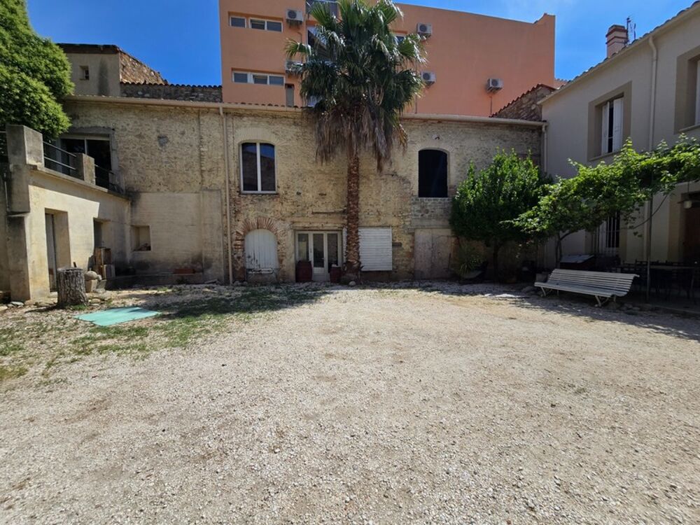 MAISON DE MAÎTRE D'EXCEPTION  ANCIEN DOMAINE VITICOLE  PLUS DE 1 000 m² DE BÂTIS  COEUR DE VILLE