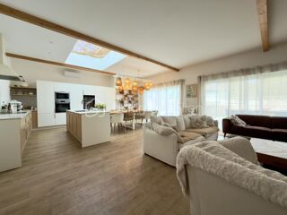  Villa à vendre 7 pièces 240 m²