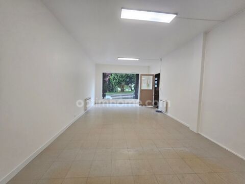 Local/bureau &agrave; louer 48 m&sup2; et 70 m&sup2; de stockage ANGOULEME (16) 675 16000 Angouleme