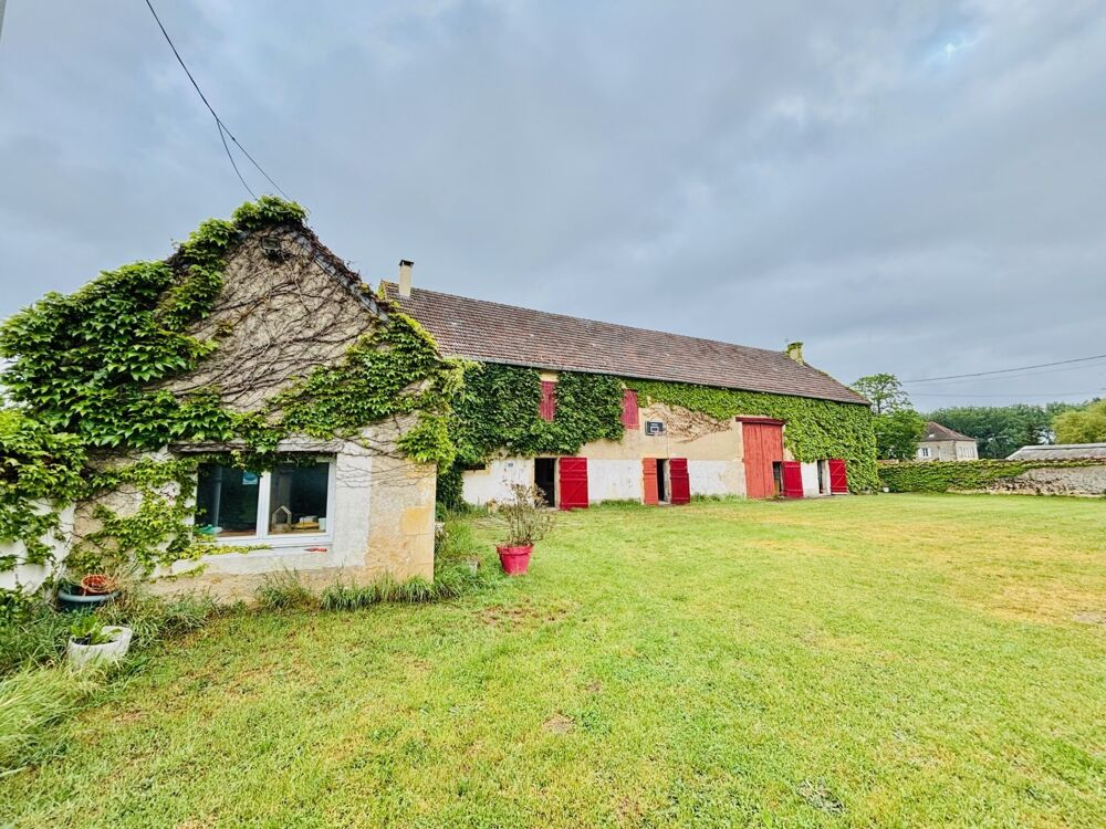 Vente Maison Maison à vendre 10 pièces LA GUERCHE SUR L'AUBOIS (18) La guerche sur l aubois