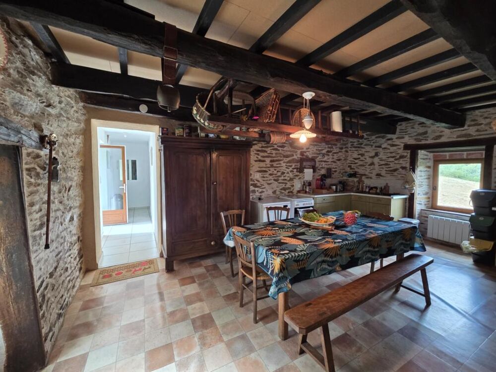Maison 6 pces, 80 m² avec dépendances, source, terrain de 59 635 m²