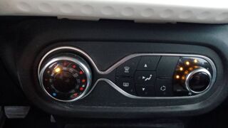 Twingo E-Tech 82 22 kWh Life 2021 occasion 92700 Colombes