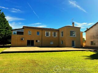 Villa  vendre 14 pices 460 m