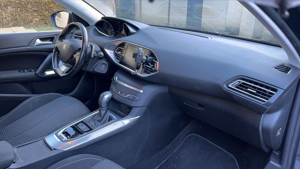 308 SW 1.5 BlueHDi 130 EAT6 Allure - Automatique 2019 occasion 49220 Le Lion D Angers
