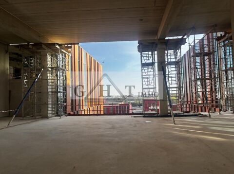   Entrepôt Bureaux A louer  250 m² à 32773 m² 