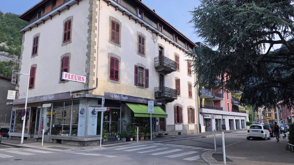 Vente Appartement HAUTE-SAVOIE CLUSES 74300 - APPARTEMENT 2 PIECES IDEAL 1ER ACHAT ENTIEREMENT RENOVE Cluses
