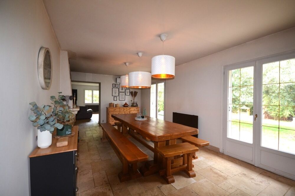 CHÂTEAU THIERRY (02) à vendre maison de 248 m² avec piscine et dépendances