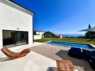 Vente Maison La Ciotat, Maison Contemporaine de 185m2 avec Piscine, Vue panoramique mer à 180°, sur terrain de 737m2 La ciotat