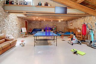  Maison  vendre 10 pices 230 m