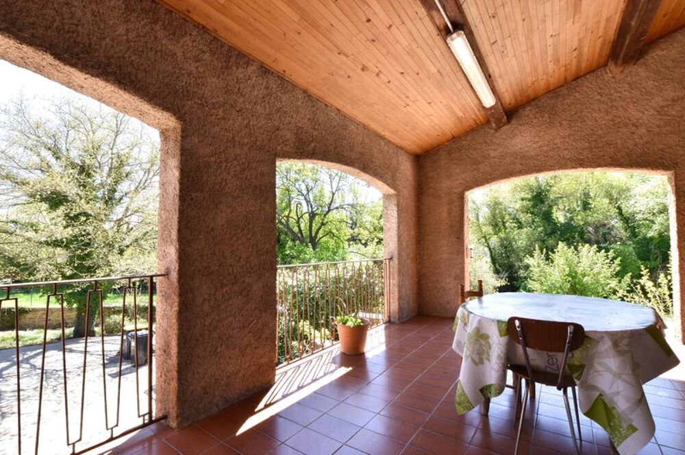 Maison familiale au coeur de la nature, potentiel unique à exploiter à 30 Min de Montpellier et Béziers