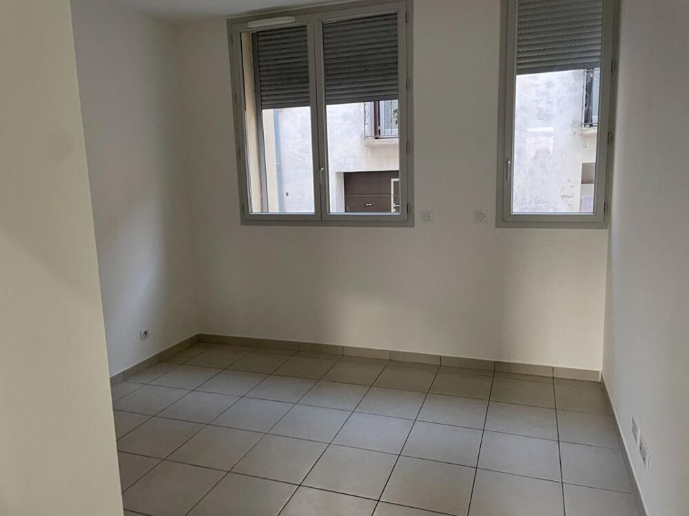 Vente Appartement Appartement  de 118 m²  proche commerces  - terrasse de 60 m2 Elne