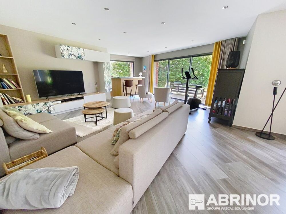 MAISON D'ARCHITECTE BÂTIE SUR 1721 M²