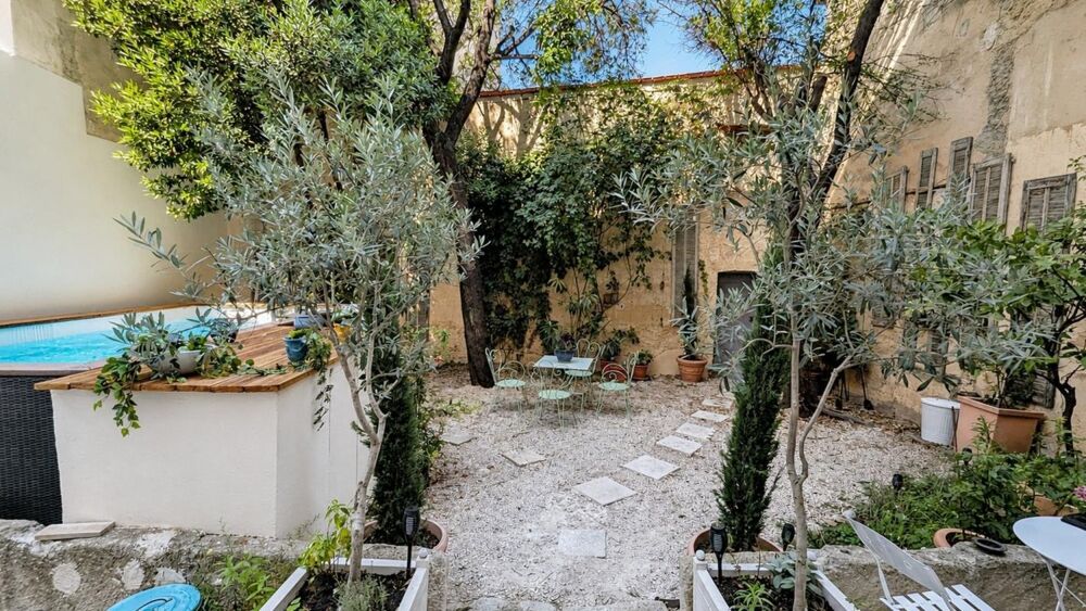 SALON-DE-PROVENCE (13)