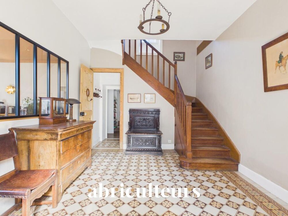 Vente Maison Écully – Maison familiale avec piscine sur parcelle de 1 056 m² Ecully