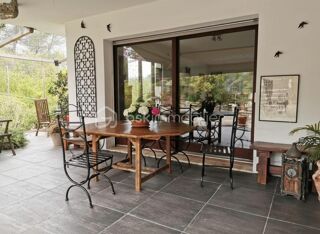  Villa  vendre 4 pices 140 m